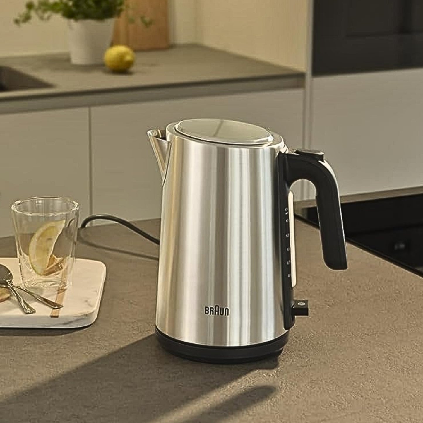 BRAUN Electric Kettle WK5200BK, 1.7L Capacity, 2200W, RapidBoil System, Stainless Steel Body